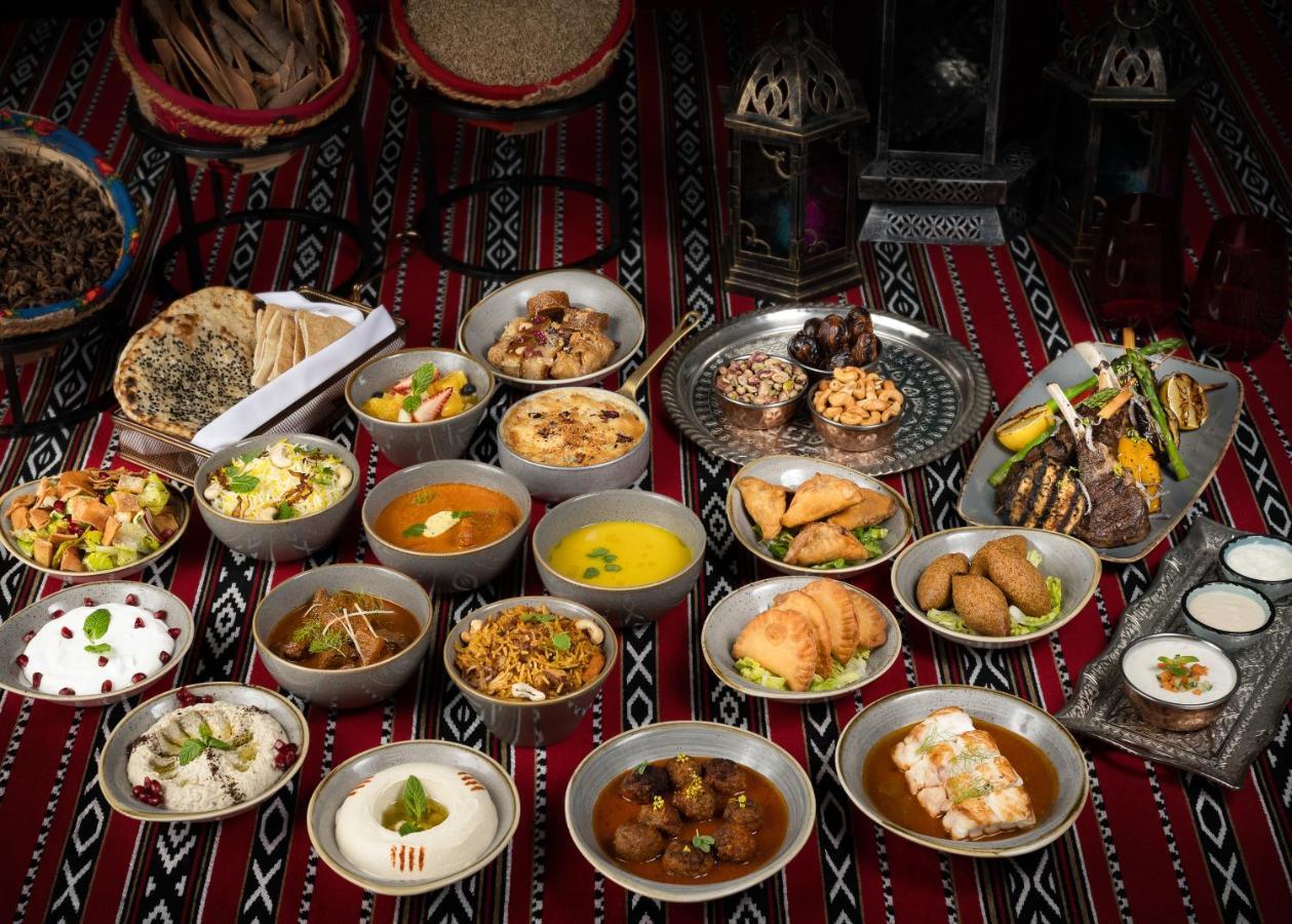Centara West Bay Hotel & Residences Doha Exterior foto A selection of traditional Emirati cuisine