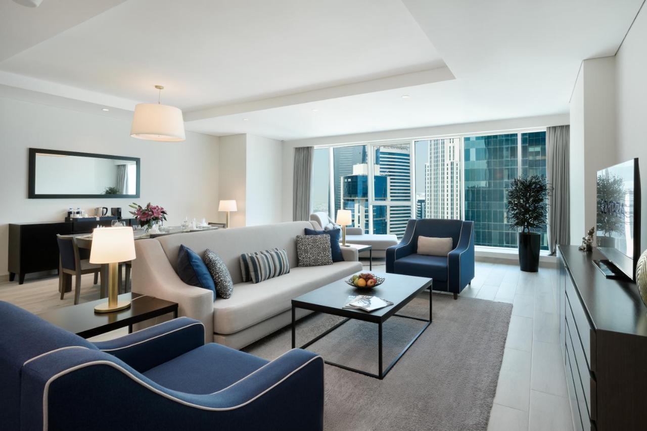 Centara West Bay Hotel & Residences Doha Exterior foto A living room in a typical apartment