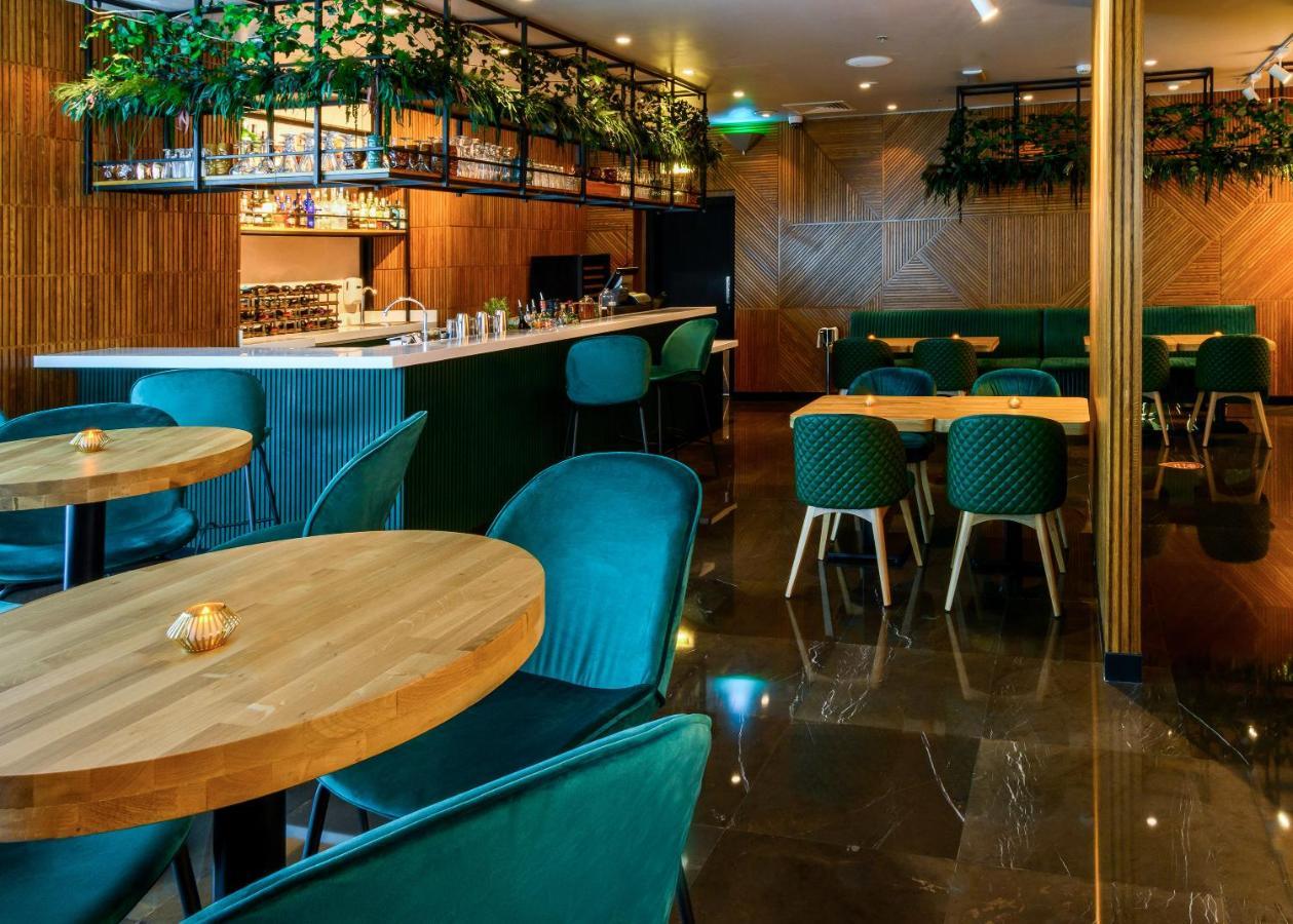 Centara West Bay Hotel & Residences Doha Exterior foto The interior of the restaurant