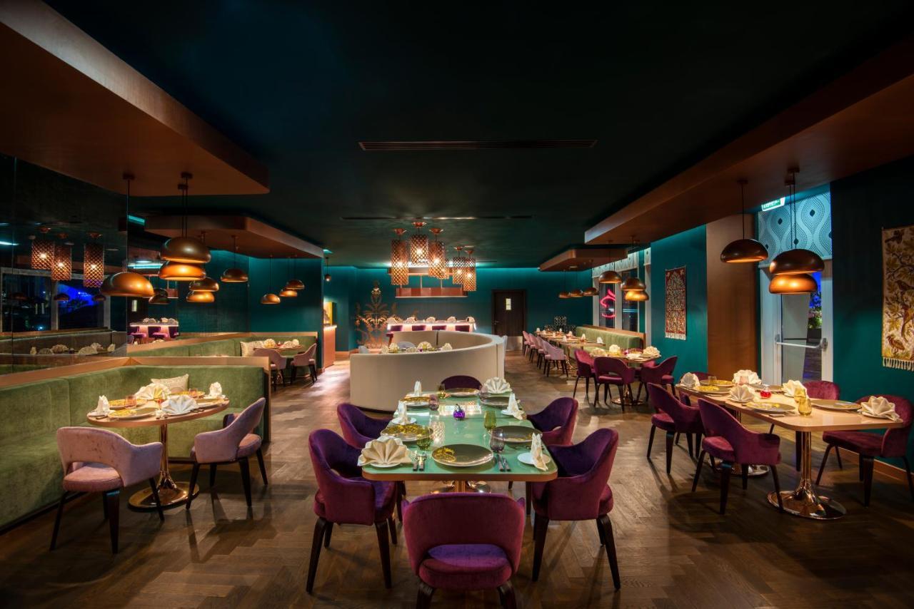 Centara West Bay Hotel & Residences Doha Exterior foto The interior of the restaurant